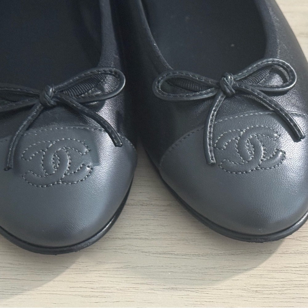 Chanel Ballet Flats in Black - Picture 16 of 16